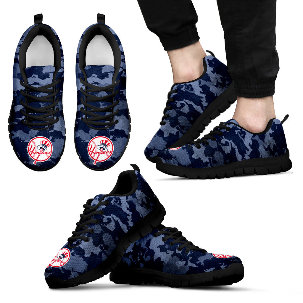 Arches Top Fabulous Camouflage Background New York Yankees Sneakers